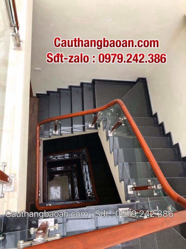 Cầu thang kính, cầu thang kính đẹp, cầu thang kính tay vịn gỗ, cầu thang kính cường lực tại Hà Nội, lan can kính cường lực đẹp