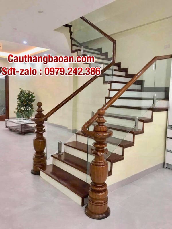 Cầu thang kính, cầu thang kính đẹp, cầu thang kính tay vịn gỗ, cầu thang kính cường lực tại Hà Nội, lan can kính cường lực đẹp