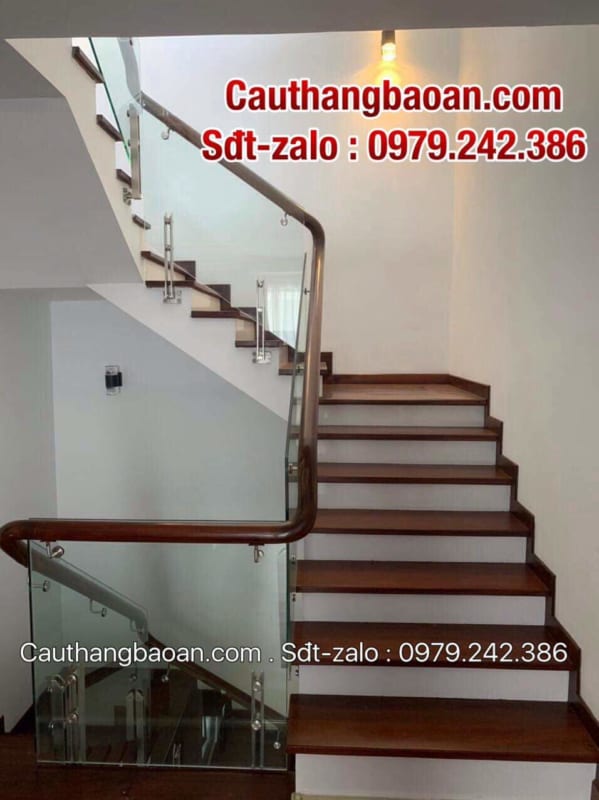 Cầu thang kính, cầu thang kính đẹp, cầu thang kính tay vịn gỗ, cầu thang kính cường lực tại Hà Nội, lan can kính cường lực đẹp