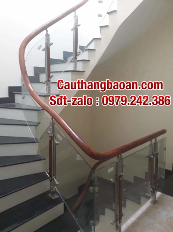 Cầu thang kính, cầu thang kính đẹp, cầu thang kính tay vịn gỗ, cầu thang kính cường lực tại Hà Nội, lan can kính cường lực đẹp