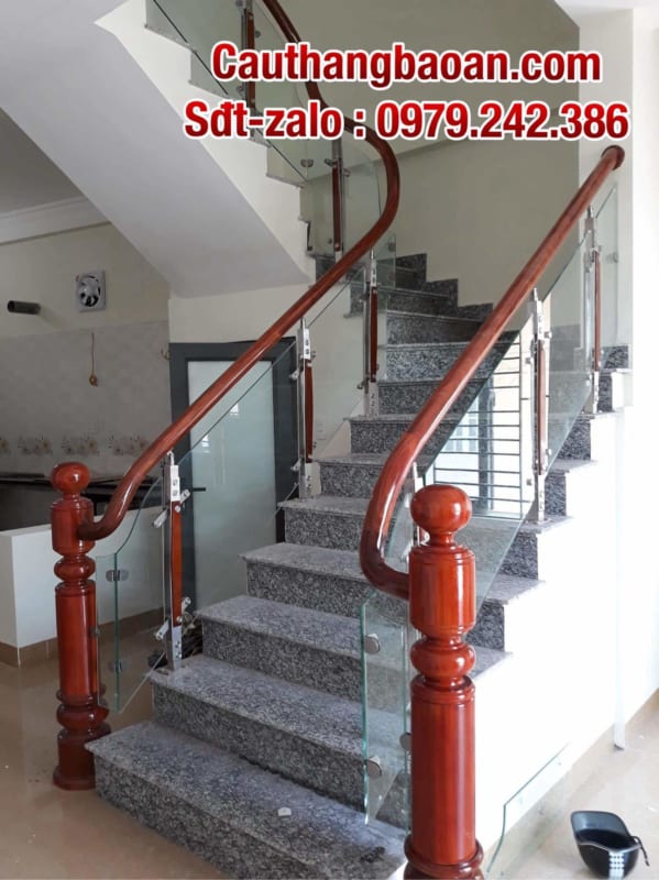 Cầu thang kính, cầu thang kính đẹp, cầu thang kính tay vịn gỗ, cầu thang kính cường lực tại Hà Nội, lan can kính cường lực đẹp