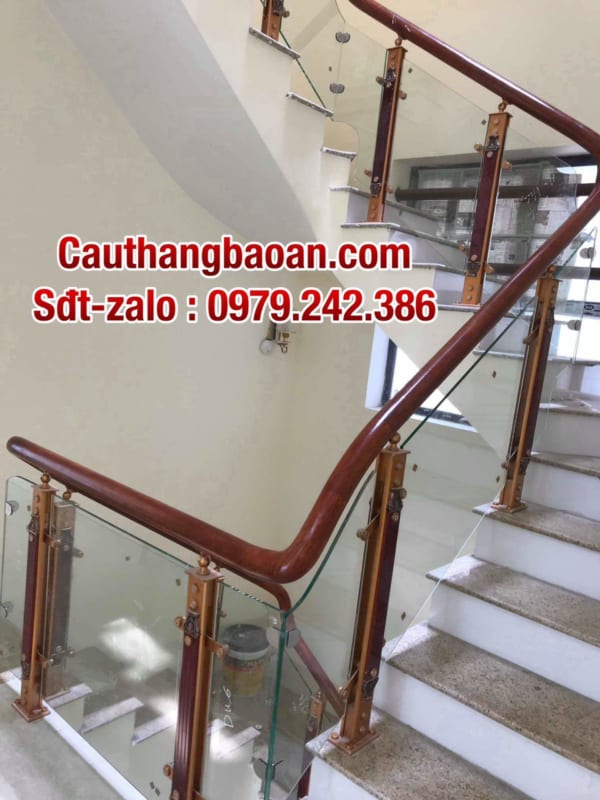 Cầu thang kính, cầu thang kính đẹp, cầu thang kính tay vịn gỗ, cầu thang kính cường lực tại Hà Nội, lan can kính cường lực đẹp