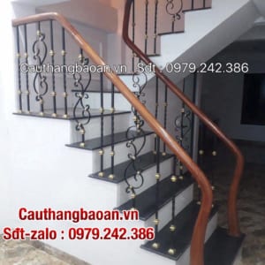 Cầu thang sắt, Lan can sắt. Báo giá cầu thang sắt tay vịn gỗ