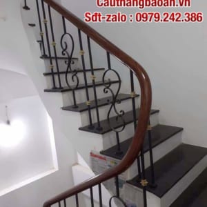 Lan can cầu thang sắt nghệ thuật tại Hà Nội