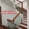 Cầu thang kính gỗ, Cầu thang kính đẹp tay vịn gỗ tại Hà Nội