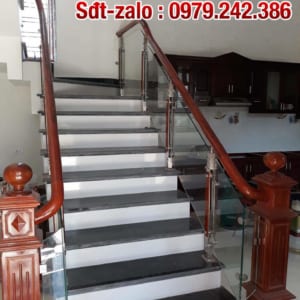 Cầu thang kính tay vịn gỗ, Cầu thang kính Hà Nội