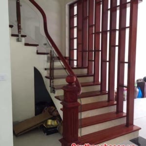 Cầu thang kính gỗ, Cầu thang kính đẹp cường lực hiện đại