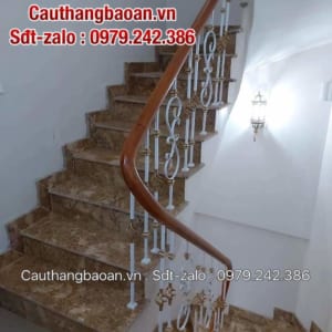 Càu thang sắt tay vịn gỗ, Lan can sắt tay vịn gỗ. Cầu thang lan can sắt nghệ thuật