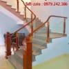 Cầu thang lan can kính đẹp, Cầu thang lan can kính tay vịn gỗ