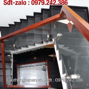 Báo giá cầu thang lan can kính gỗ đẹp tại Hà Nội