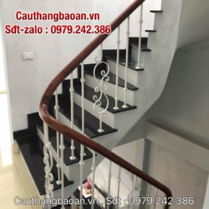 Cầu thang sắt đẹp tại Hà Nội, Cầu thang sắt tay vịn gỗ