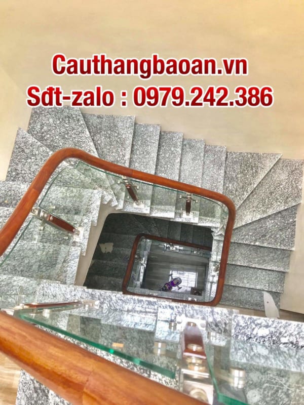 Cầu thang kính tay vịn gỗ đẹp tại Hà Nội, Các mẫu cầu thang kính cường lực