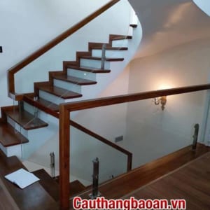 Cầu thang kính, Các mẫu cầu thang kính gỗ đẹp