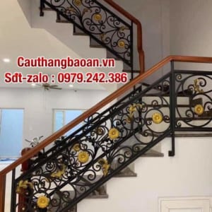 Cầu thang sắt nghệ thuật tại Hà Nội