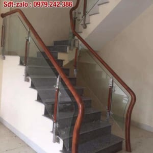 Cầu thang kính lan can kính cường lực hiện đại tại Hà Nội