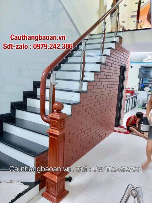 Cầu thang kính, Cầu thang kính gỗ, Cầu thang kính đẹp tại Hà Nội