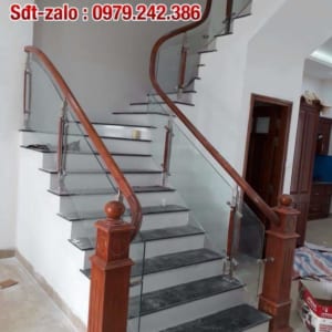 Cầu thang kính tay vịn gỗ, Lan can kính tay vịn gỗ đẹp