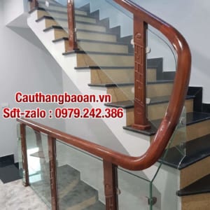 Cầu thang kính hiện đại tại Hà Nội, Báo giá cầu thang gỗ kính đẹp