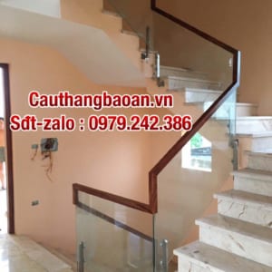 888 mẫu cầu thang kính gỗ đẹp nhất Hà Nội