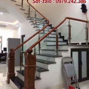 Cầu thang lan can gỗ kính đẹp, Cầu thang gỗ kính đẹp tại Hà Nội