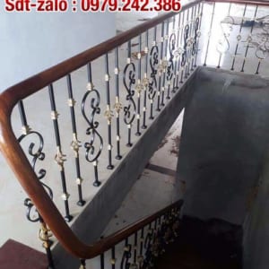 Các mẫu cầu thang sắt gỗ, Cầu thang sắt nghệ thuật tay vịn gỗ