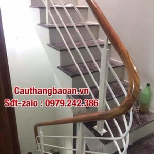 Các mẫu cầu thang sắt tay vịn gỗ ở Hà Nội I