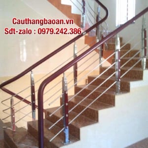 Cầu thang inox tay vịn nhựa tại Hà Nội