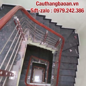 Cầu thang inox đẹp, Lan can cầu thang inox tay vịn gỗ