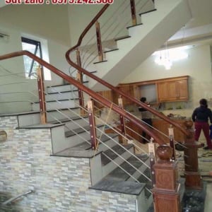 Báo giá cầu thang inox, cầu thang inox tay vịn gỗ