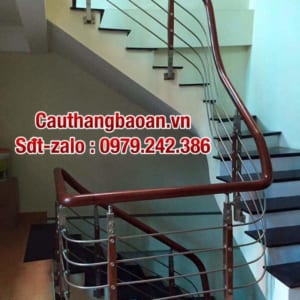Cầu thang inox tay vịn gỗ đẹp, Báo giá lan can cầu thang inox tay vịn gỗ