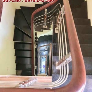 Báo giá lan can cầu thang inox gỗ tại Hà Nội