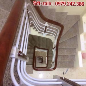 Cầu thang sắt gỗ, Cầu thang sắt tay vịn gỗ