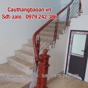 Các mẫu cầu thang inox, Cầu thang inox tay vịn gỗ