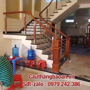 Cầu thang inox đẹp, Cầu thang inox tay vịn gỗ hiện đại