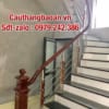 Lan can cầu thang inox, Cầu thang inox tay vịn gỗ