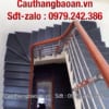 Cầu thang inox lan can inox đẹp tay vịn gỗ