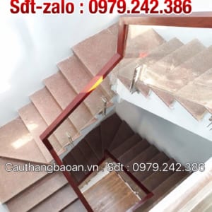 Báo giá cầu thang kính đẹp Hà Nội, Cầu thang lan can kính tay vịn gỗ