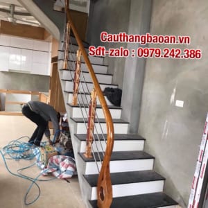 Cầu thang inox tay vịn gỗ, Cầu thang inox đẹp tại Hà Nội