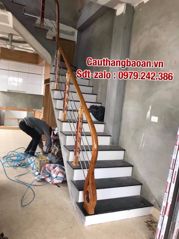 Cầu thang inox tay vịn gỗ, Cầu thang inox đẹp tại Hà Nội