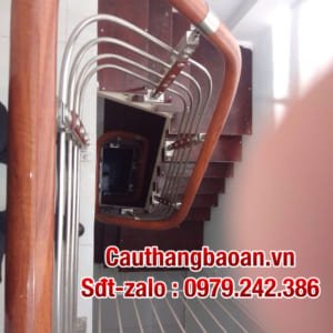 Các mẫu cầu thang inox đẹp, Cầu thang inox tay vịn gỗ, inox tay vịn nhựa tại Hà Nội