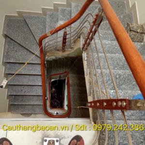 Cầu thang inox tay vịn nhựa, Báo giá cầu thang inox tay vịn nhựa tại Hà Nội