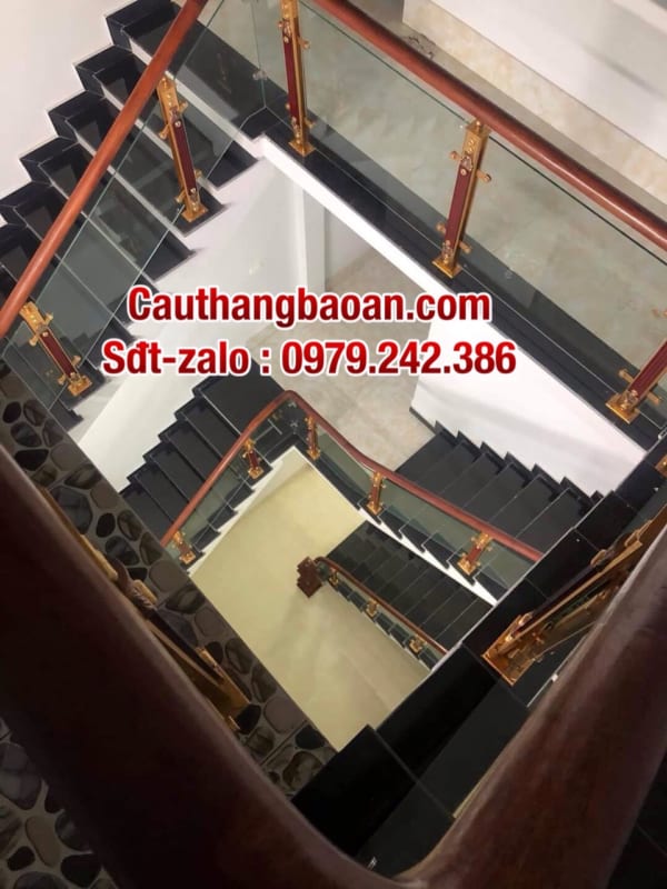 Các mẫu cầu thang kính cường lực tay vịn gỗ đẹp nhất, Các mẫu cầu thang kính chân cao, Cầu thang kính chân lửng, Cầu thang kính không trụ đẹp nhất