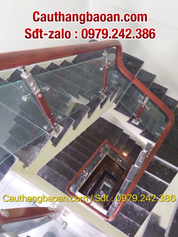 Các mẫu cầu thang kính cường lực tay vịn gỗ đẹp nhất, Các mẫu cầu thang kính chân cao, Cầu thang kính chân lửng, Cầu thang kính không trụ đẹp nhất