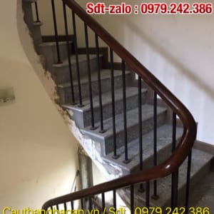 Báo giá lan can cầu thang sắt tay vịn gỗ, Mẫu cầu thang sắt nghệ thuật, Cầu thang sắt mỹ thuật đẹp nhất