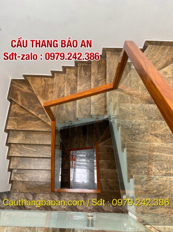 CẦU THANG KÍNH ĐẸP TẠI THANH XUÂN HÀ NỘI