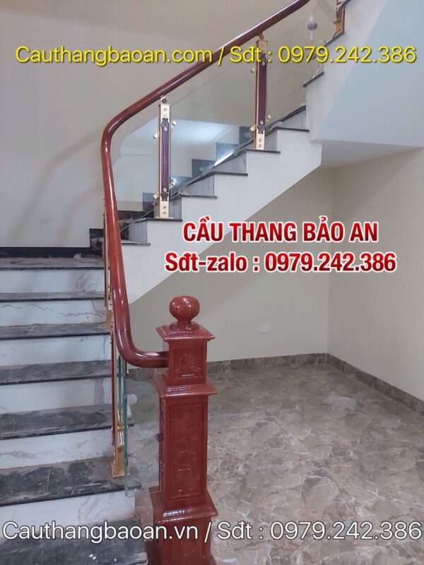 CẦU THANG KÍNH ĐẸP TẠI THANH XUÂN