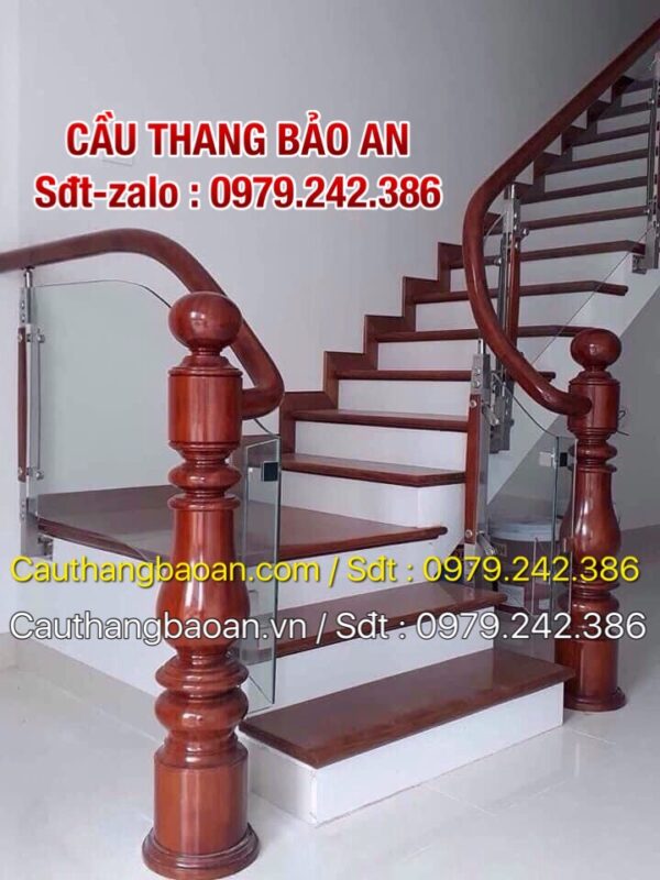 CẦU THANG KÍNH TAY VỊN GỖ TẠI THANH XUÂN HÀ NỘI