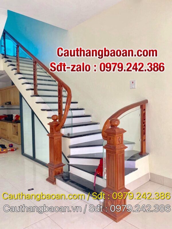 CẦU THANG KÍNH TẠI THANH XUÂN HÀ NỘI