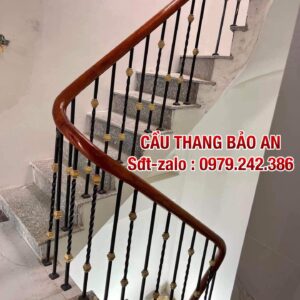 Mẫu Cầu Thang Sắt Tay Vịn Gỗ . Cầu Thang Lan Can Sắt Nghệ Thuật