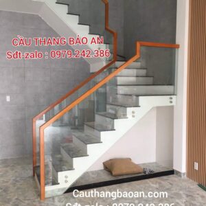 CẦU THANG LAN CAN KÍNH CƯỜNG LỰC. CẦU THANG GỖ KÍNH ĐẸP TẠI HÀ NỘI